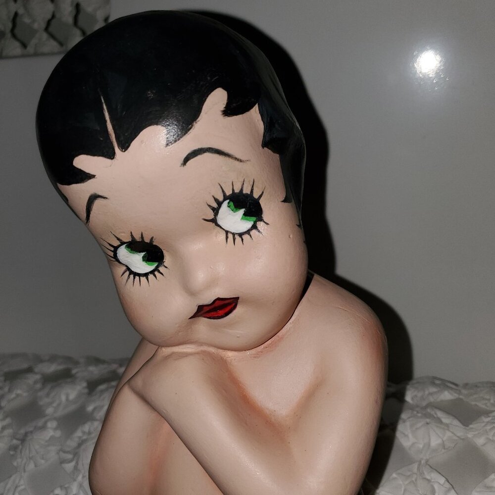 TRUE VINTAGE CHALKWARE STATUE - BETTY BOOP